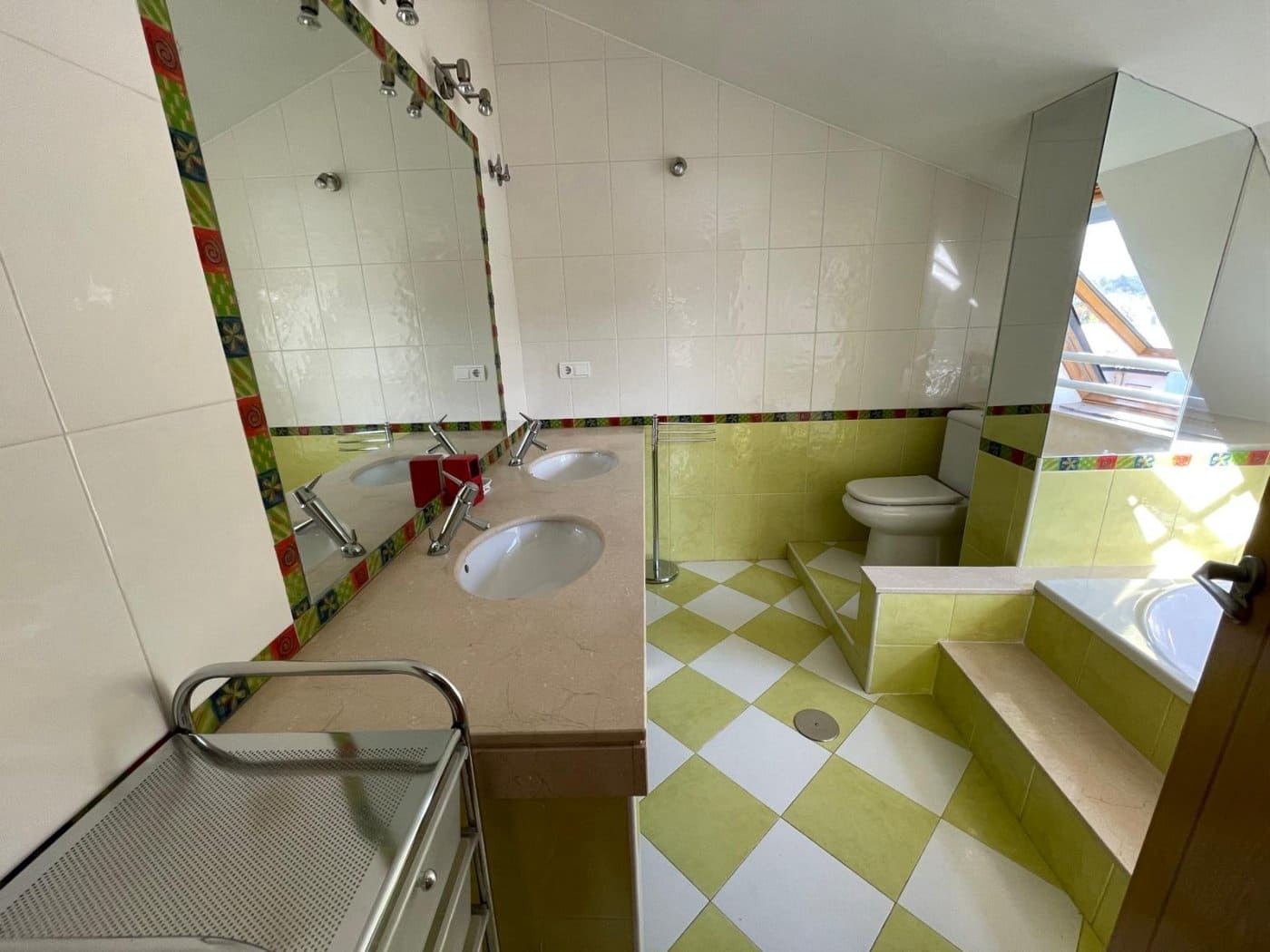 3 makuuhuone Asunto vuokrattavana paikassa Ponferrada mukana 
autotalli - 600 € (Ref: 6630164)