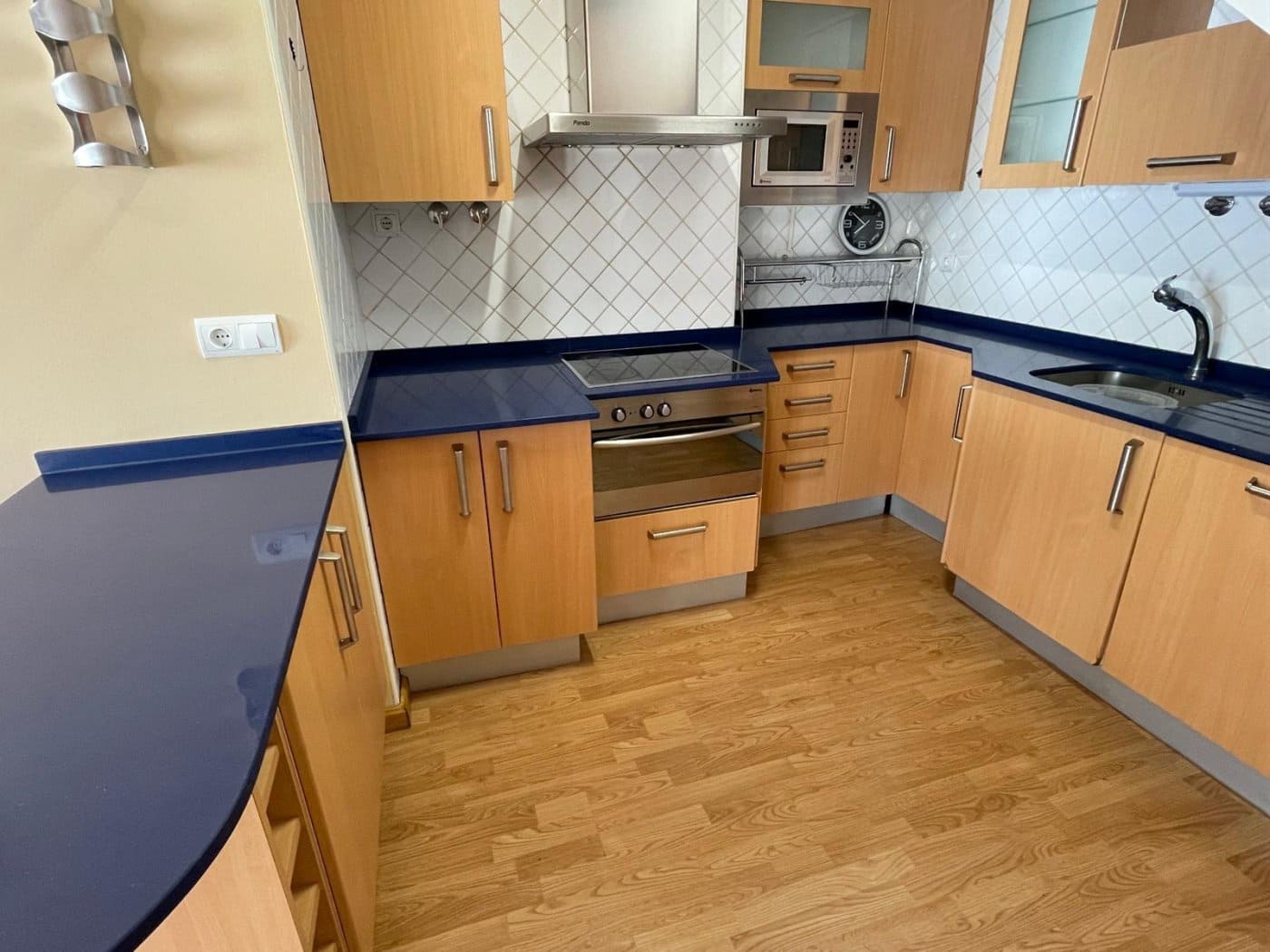 3 makuuhuone Asunto vuokrattavana paikassa Ponferrada mukana 
autotalli - 600 € (Ref: 6630164)