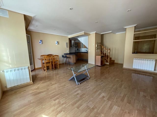 3 makuuhuone Asunto vuokrattavana paikassa Ponferrada mukana 
autotalli - 600 € (Ref: 6630164)