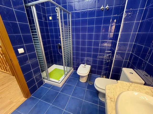 3 makuuhuone Asunto vuokrattavana paikassa Ponferrada mukana 
autotalli - 600 € (Ref: 6630164)