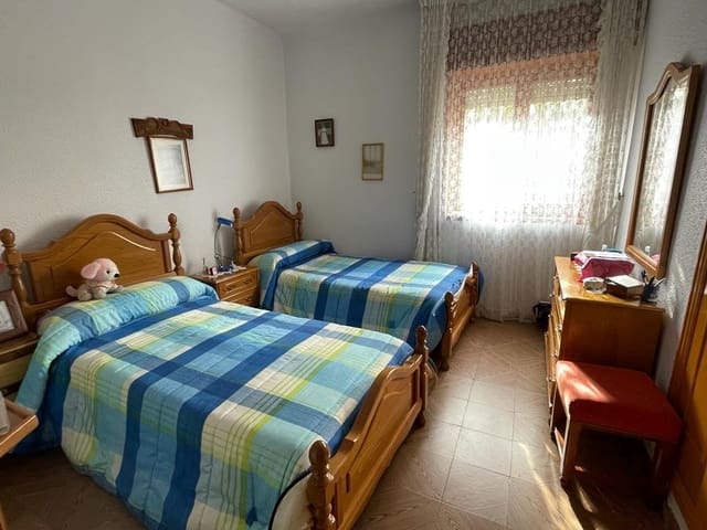 4 chambre Villa/Maison à vendre à Ponferrada avec garage - 200 000 € (Ref: 6630176)