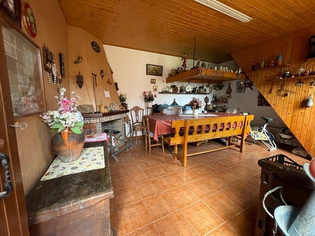 4 soveværelse Villa til salg i Ponferrada med garage - € 200.000 (Ref: 6630176)