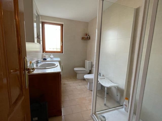 4 chambre Villa/Maison à vendre à Ponferrada avec garage - 200 000 € (Ref: 6630176)