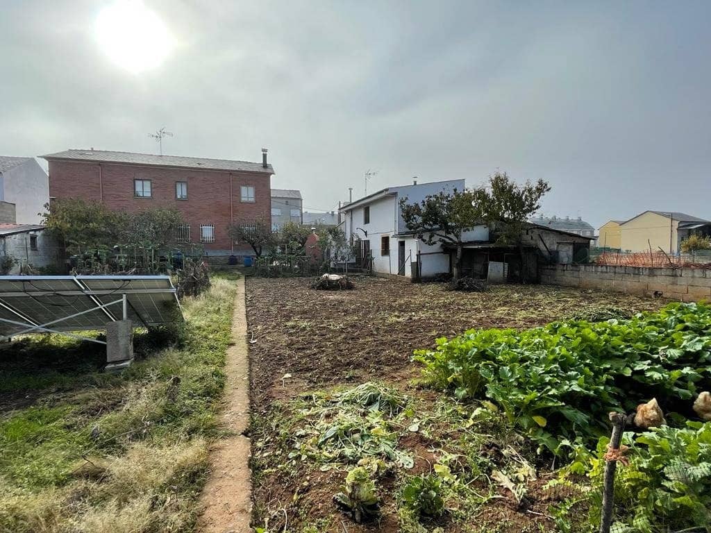 4 soveværelse Villa til salg i Ponferrada med garage - € 200.000 (Ref: 6630176)