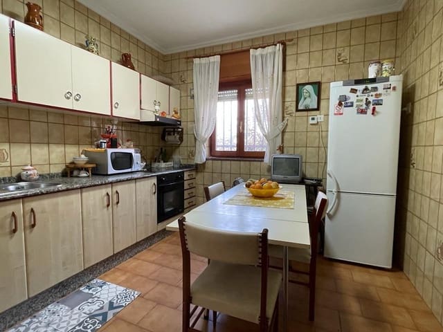 4 chambre Villa/Maison à vendre à Ponferrada avec garage - 200 000 € (Ref: 6630176)