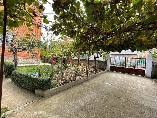 4 chambre Villa/Maison à vendre à Ponferrada avec garage - 200 000 € (Ref: 6630176)