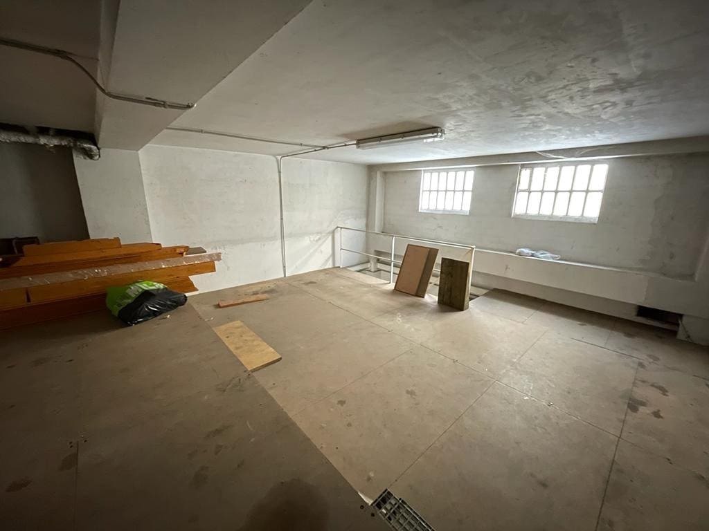 Commercieel te koop in Ponferrada - € 72.000 (Ref: 6699907)