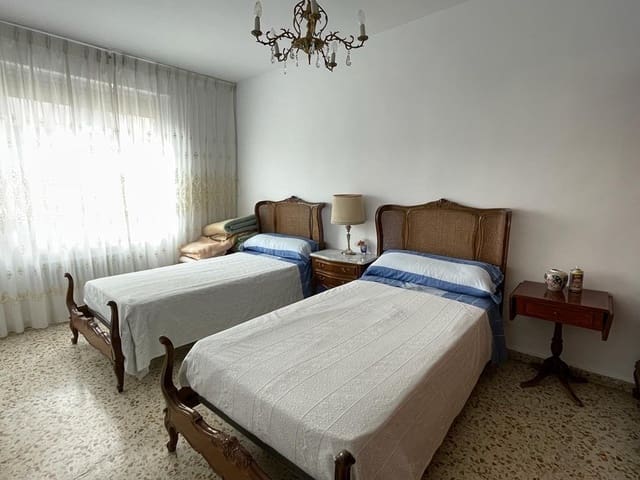 3 slaapkamer Flat te koop in Ponferrada met garage - € 80.000 (Ref: 6923069)