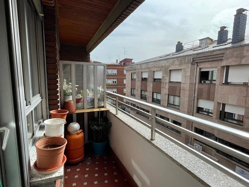 3 sypialnia Mieszkanie na sprzedaż w Ponferrada z garażem - 80 000 € (Ref: 6923069)