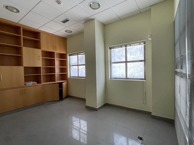 Erhverv til salg i Ponferrada - € 242.000 (Ref: 6952227)