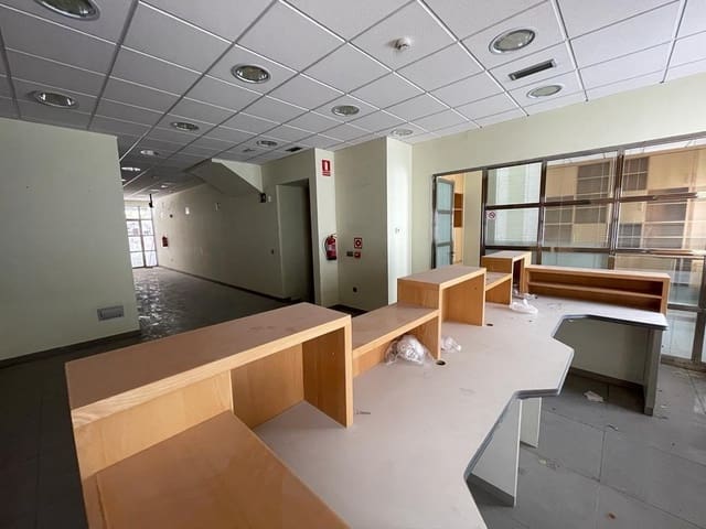 Erhverv til salg i Ponferrada - € 242.000 (Ref: 6952227)