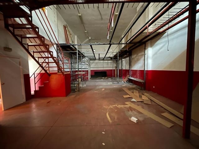 Kaupallinen myytävänä paikassa Ponferrada - 81 000 € (Ref: 6975868)