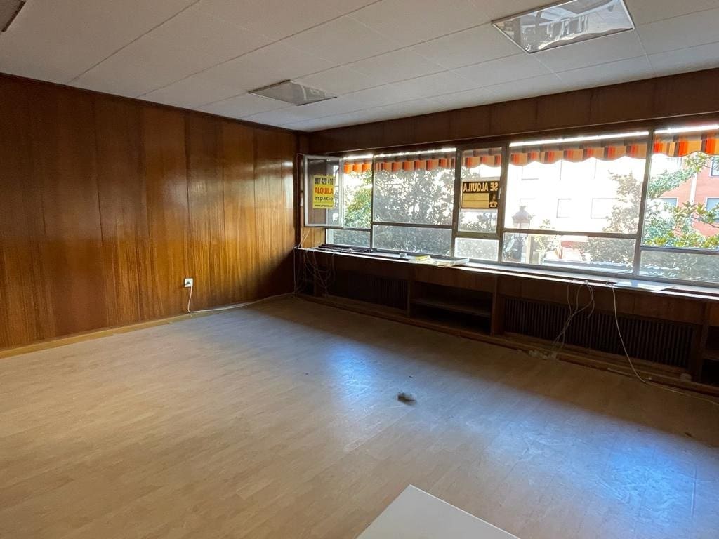 Biuro do wynajęcia w Ponferrada - 390 € (Ref: 7036262)