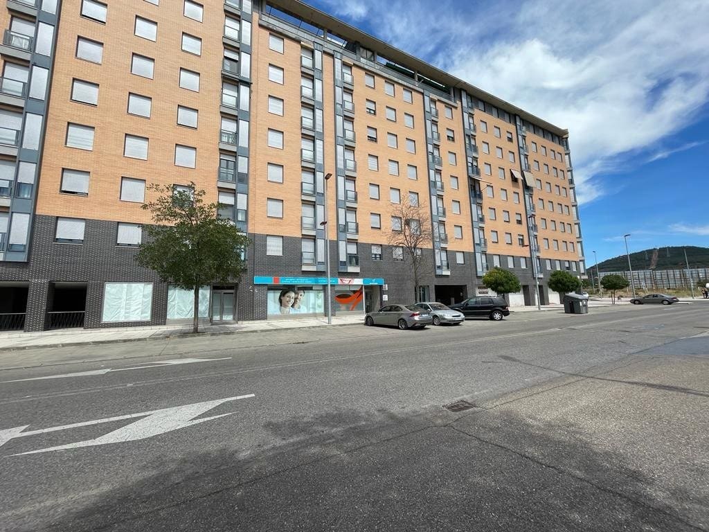 Commerciale da affittare in Ponferrada - 800 € (Rif: 7036265)