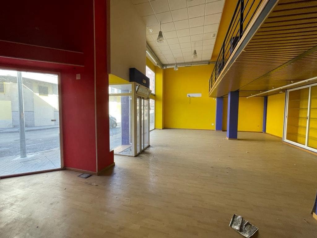 Kaupallinen myytävänä paikassa Ponferrada - 98 000 € (Ref: 7102063)