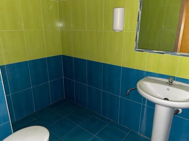 Kaupallinen myytävänä paikassa Ponferrada - 98 000 € (Ref: 7102063)