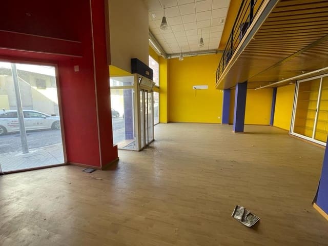 Kaupallinen myytävänä paikassa Ponferrada - 98 000 € (Ref: 7102063)