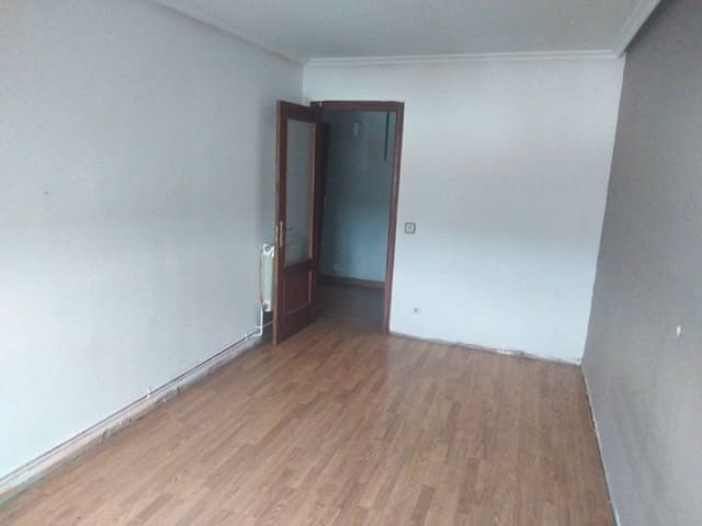 3 soveværelse Lejlighed til salg i Villaquilambre - € 75.000 (Ref: 7169377)