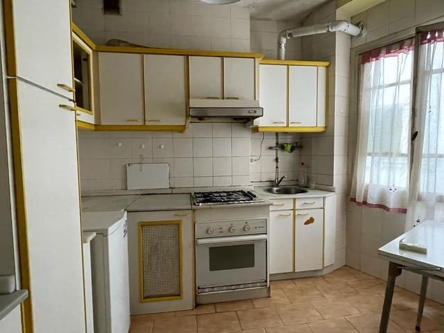 3 sovrum Lägenhet till salu i Ponferrada - 60 000 € (Ref: 7187349)