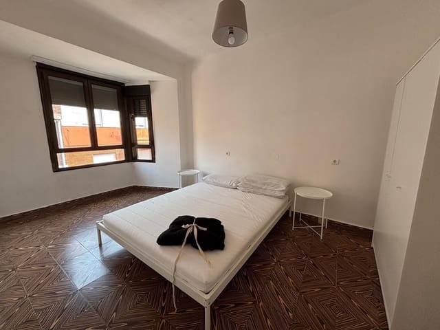 3 bedroom Flat for rent in Ponferrada - € 470 (Ref: 7604065)