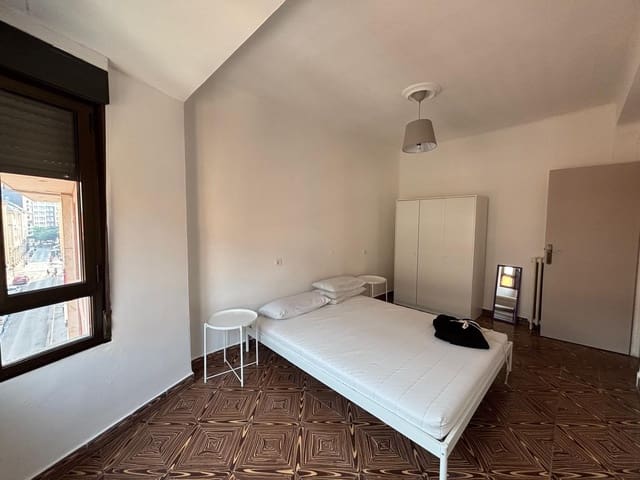 3 bedroom Flat for rent in Ponferrada - € 470 (Ref: 7604065)