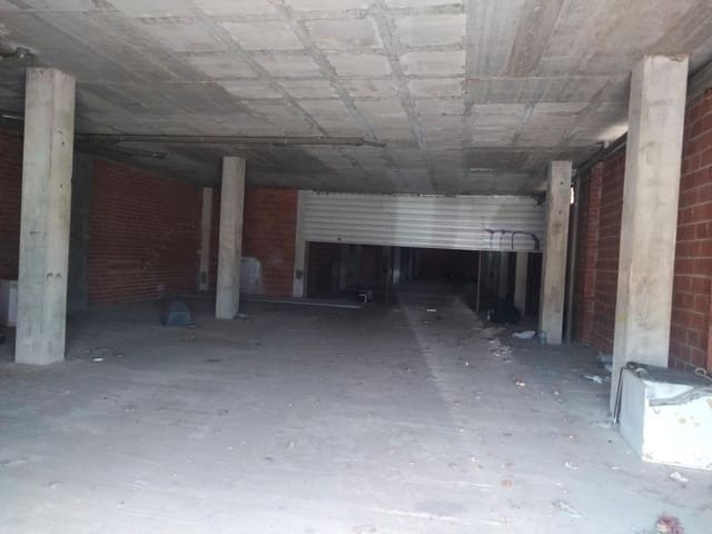 Erhverv til salg i León by - € 186.999 (Ref: 7604067)