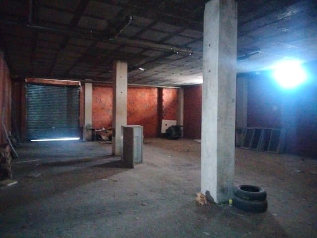 Erhverv til salg i León by - € 186.999 (Ref: 7604067)