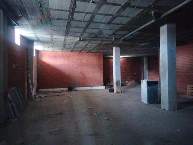 Erhverv til salg i León by - € 186.999 (Ref: 7604067)