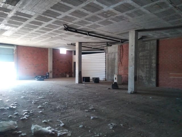 Erhverv til salg i León by - € 186.999 (Ref: 7604067)