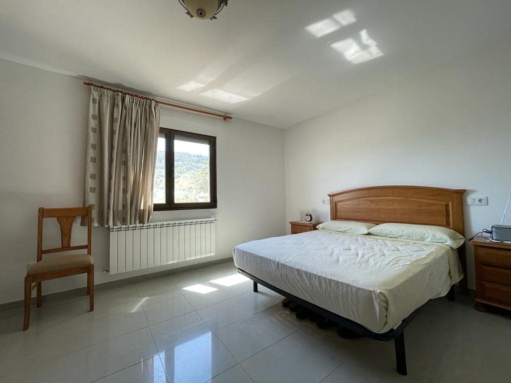 4 soveværelse Villa til salg i Corullon med garage - € 200.000 (Ref: 7754587)