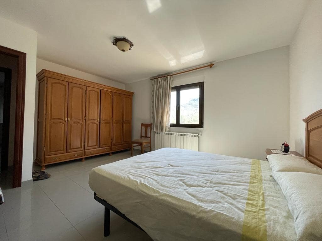 4 soveværelse Villa til salg i Corullon med garage - € 200.000 (Ref: 7754587)