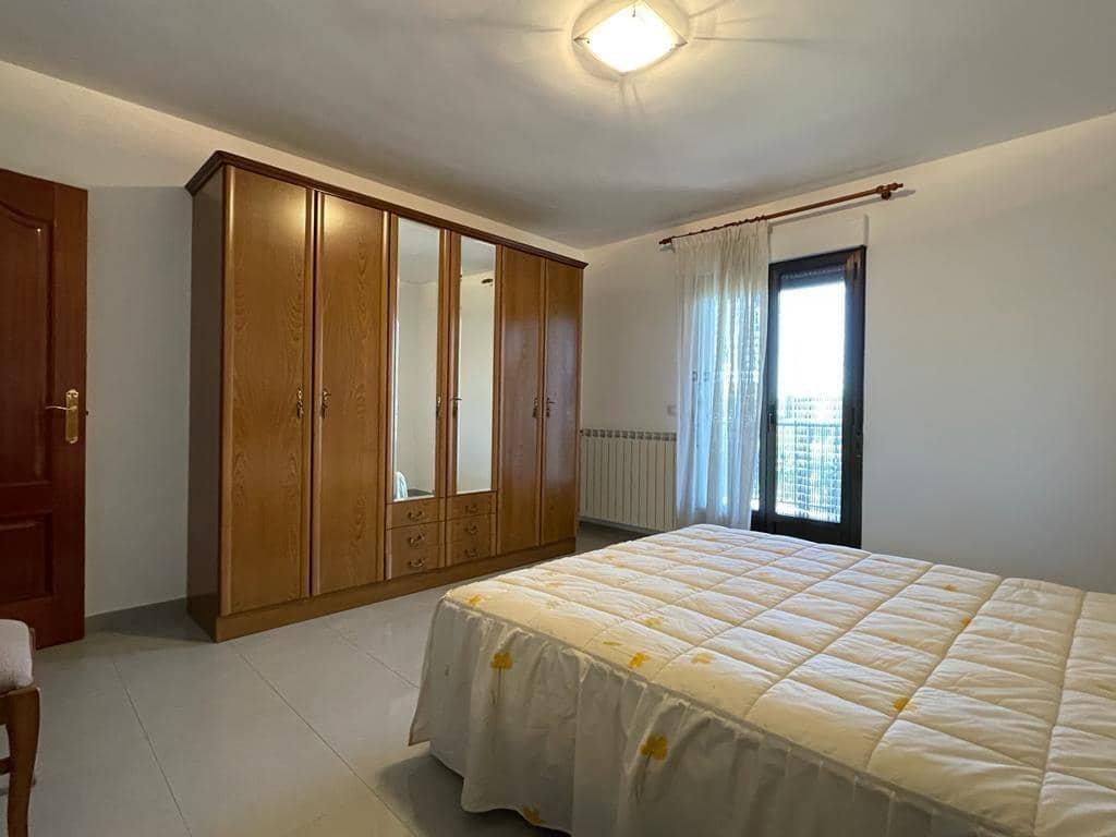 4 soveværelse Villa til salg i Corullon med garage - € 200.000 (Ref: 7754587)