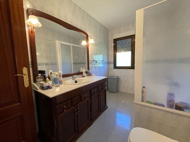 4 soveværelse Villa til salg i Corullón med garage - € 200.000 (Ref: 7754587)