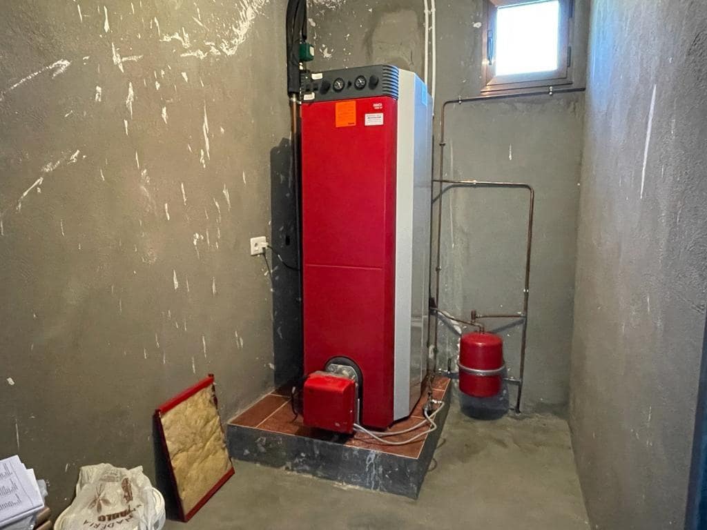 4 soveværelse Villa til salg i Corullon med garage - € 200.000 (Ref: 7754587)