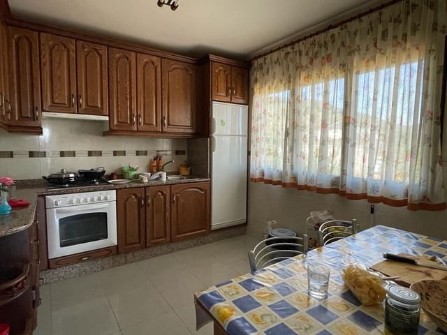 4 soveværelse Villa til salg i Corullón med garage - € 200.000 (Ref: 7754587)