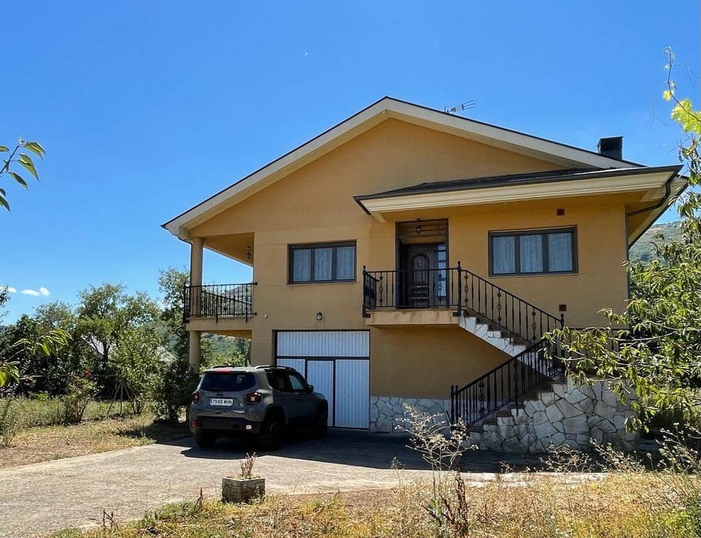 4 soveværelse Villa til salg i Corullon med garage - € 200.000 (Ref: 7754587)