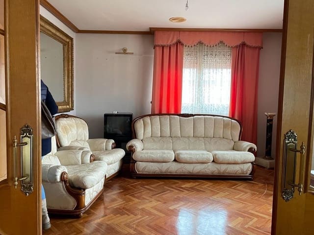 6 soveværelse Lejlighed til salg i Ponferrada med garage - € 225.000 (Ref: 7890558)