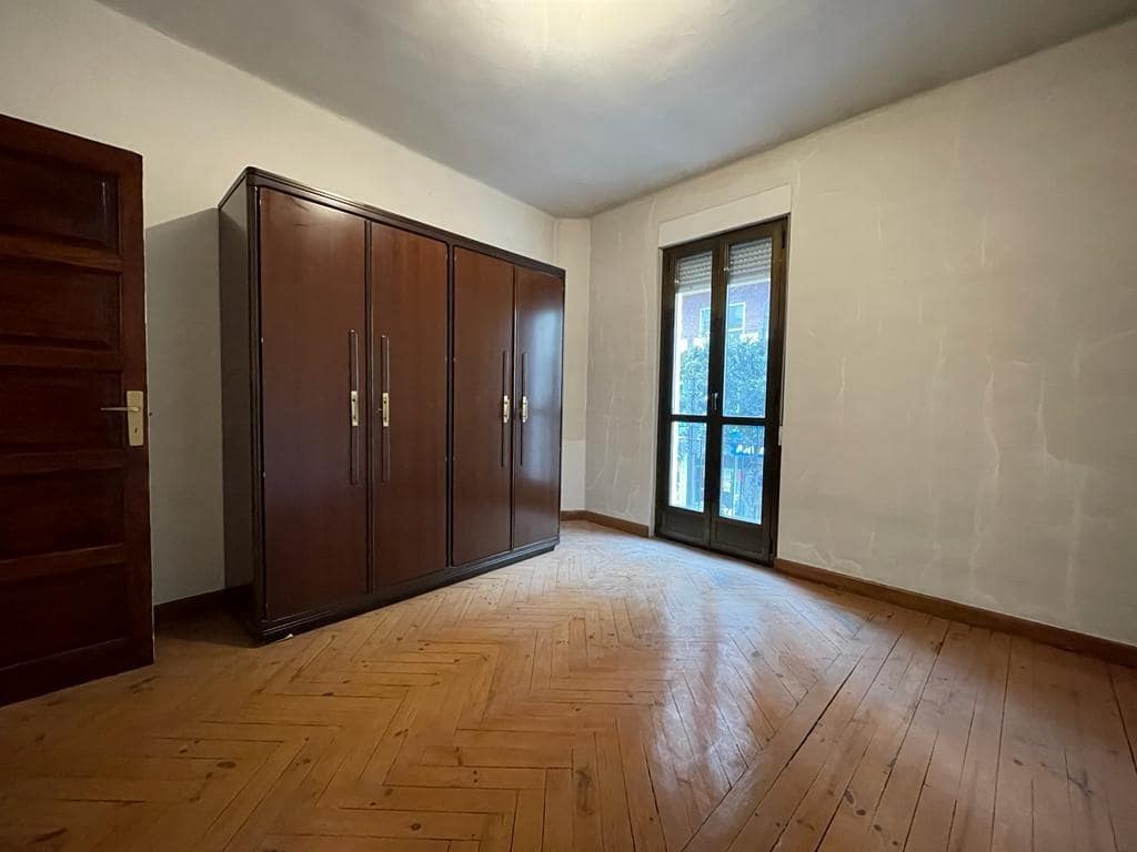 4 makuuhuone Asunto myytävänä paikassa Ponferrada mukana 
autotalli - 90 000 € (Ref: 7890559)