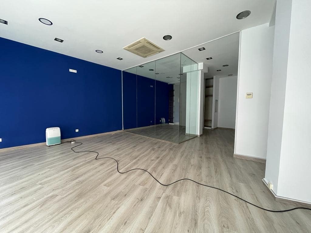 Commerciale da affittare in Ponferrada - 600 € (Rif: 7893261)