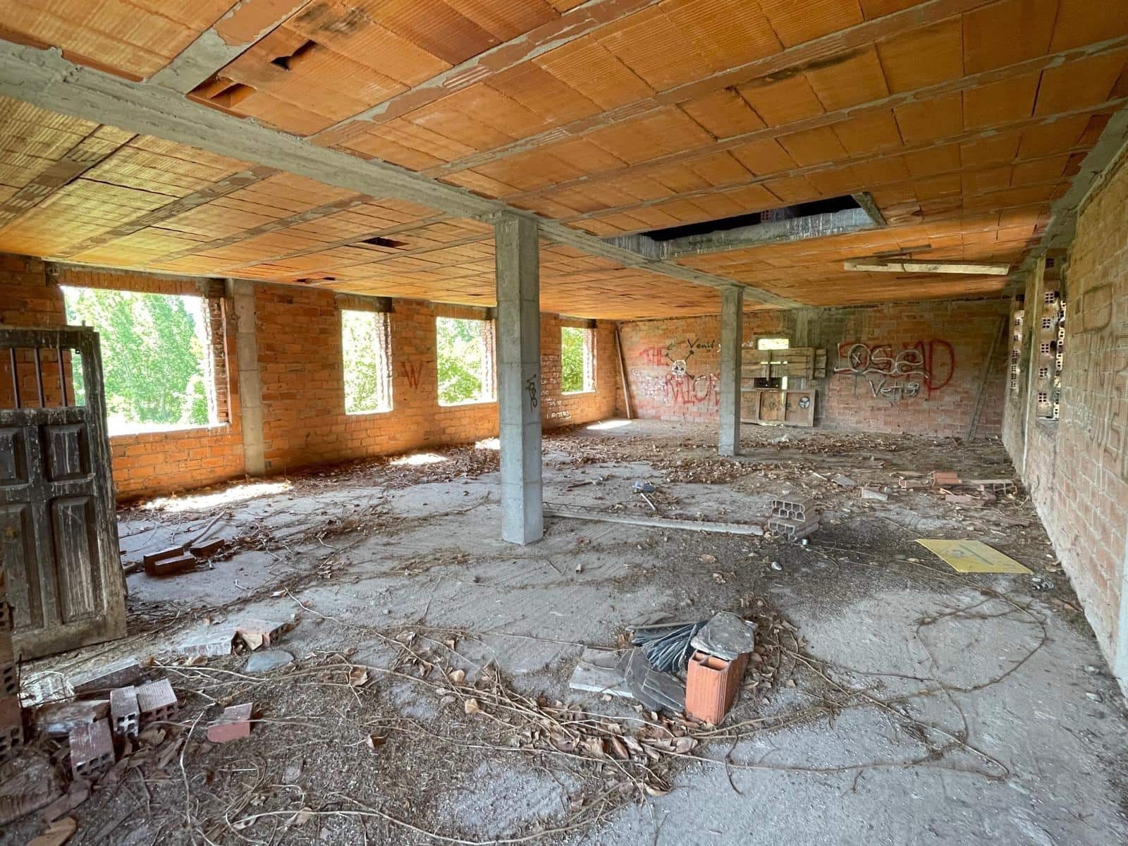 Finca/Landehus til salg i Ponferrada - € 85.000 (Ref: 8130957)