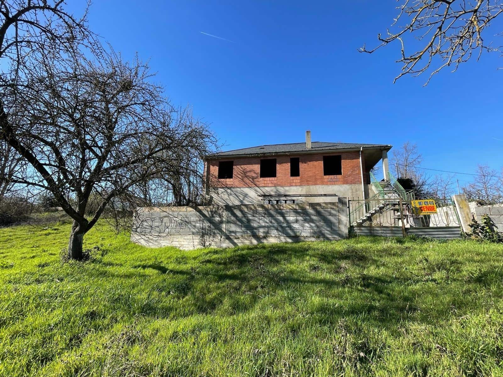 Finca/Landehus til salg i Ponferrada - € 85.000 (Ref: 8130957)