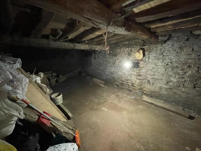 2 soveværelse Finca/Landehus til salg i Ponferrada - € 18.000 (Ref: 8133849)