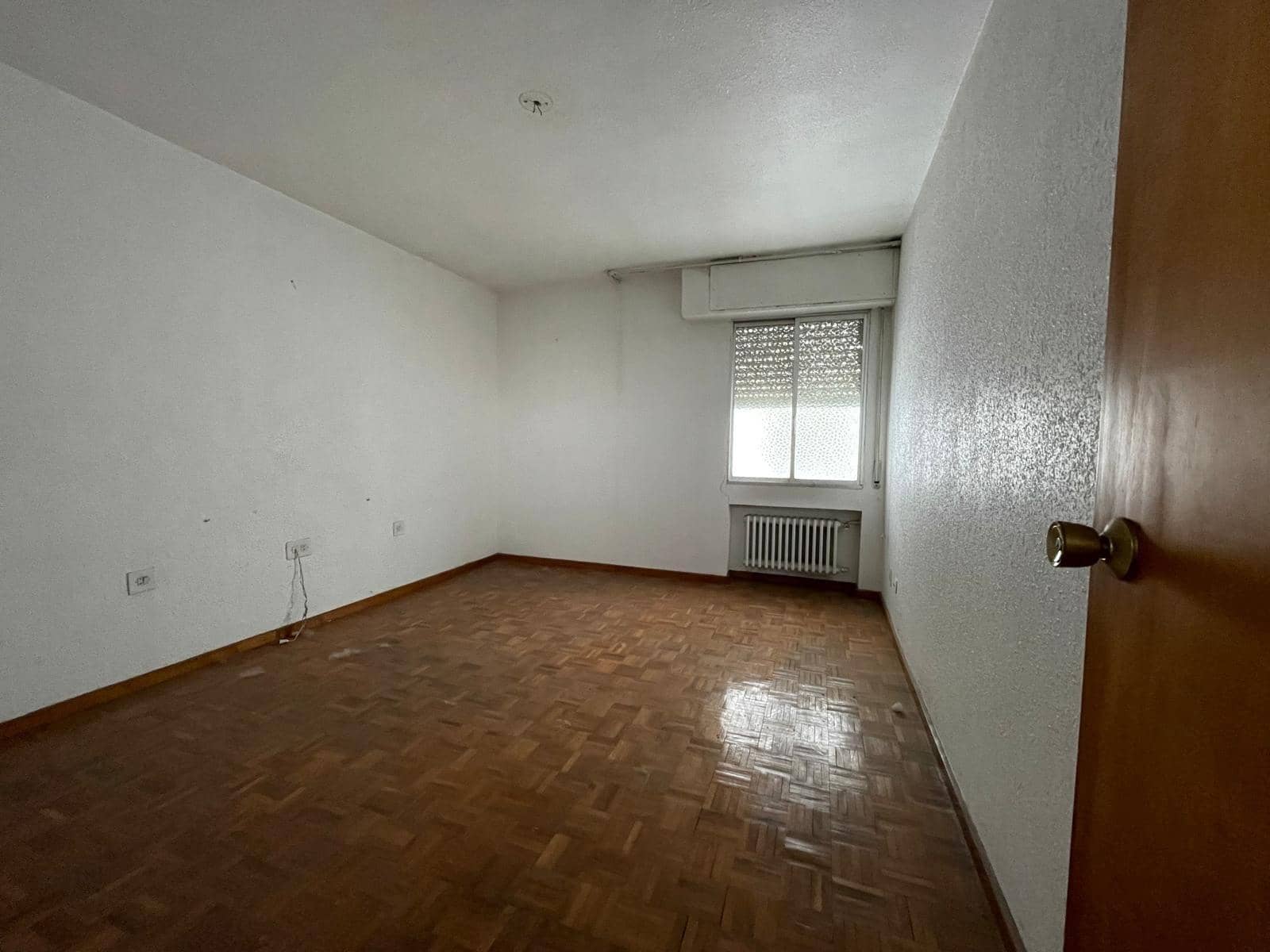 7 soveværelse Lejlighed til salg i Ponferrada - € 180.000 (Ref: 8247827)