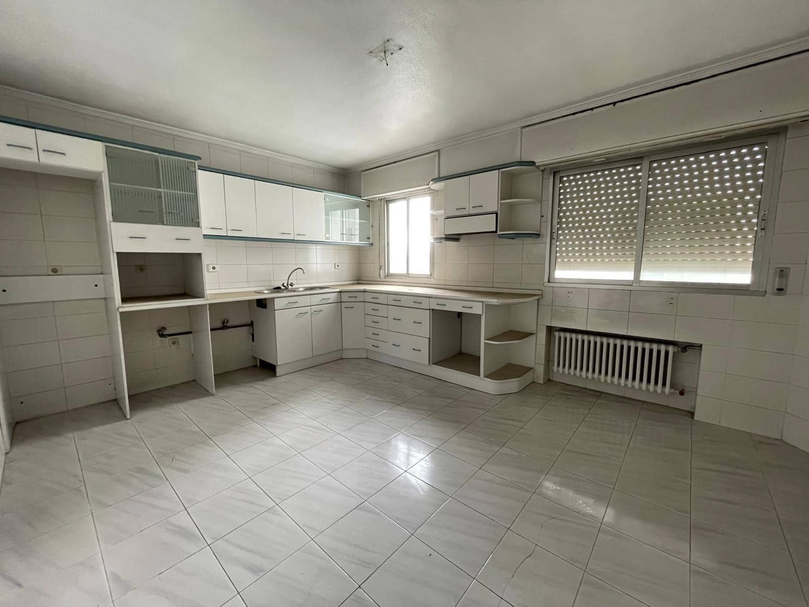 7 soveværelse Lejlighed til salg i Ponferrada - € 180.000 (Ref: 8247827)