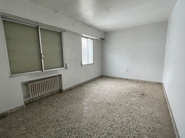 7 soveværelse Lejlighed til salg i Ponferrada - € 180.000 (Ref: 8247827)