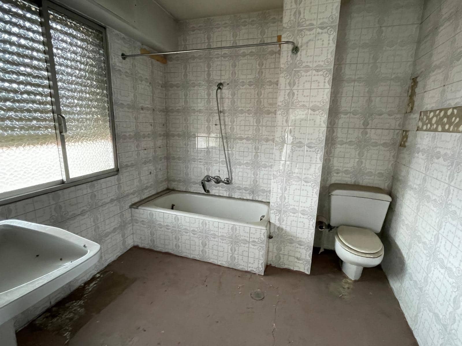 7 soveværelse Lejlighed til salg i Ponferrada - € 180.000 (Ref: 8247827)