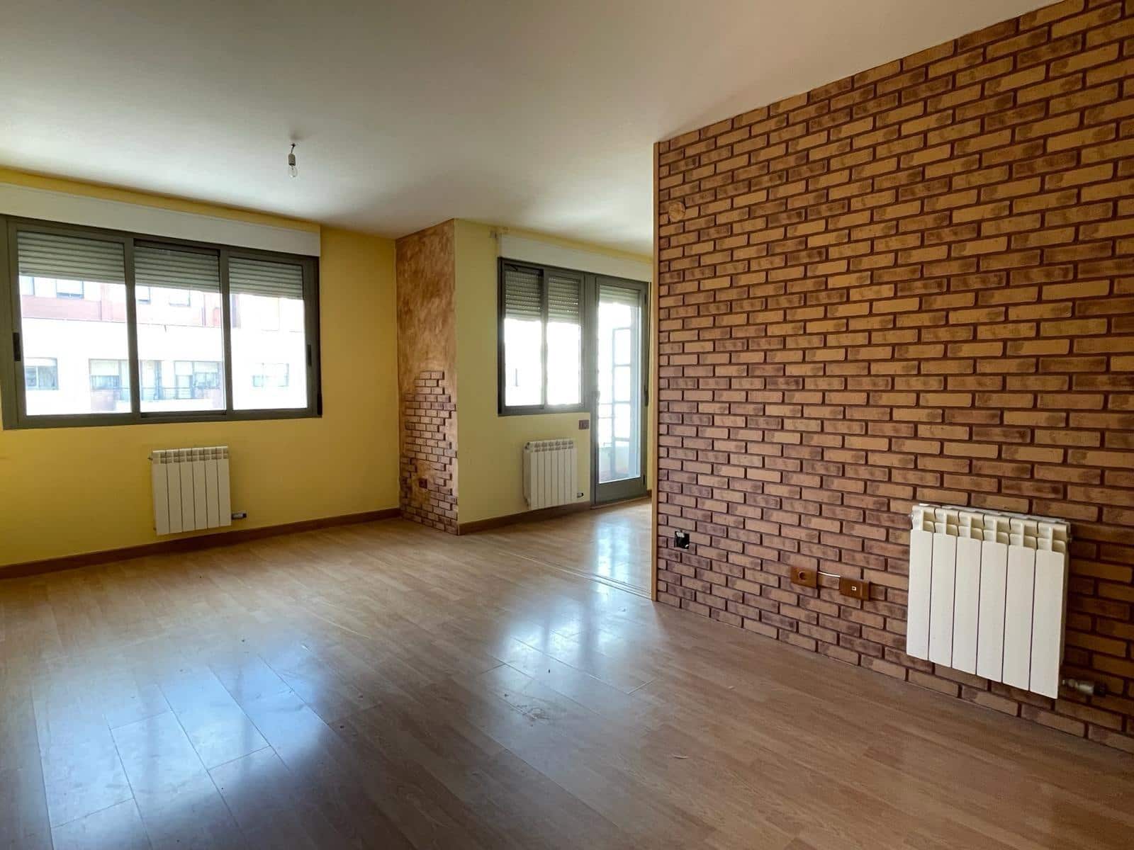 4 soveværelse Lejlighed til salg i Ponferrada med garage - € 170.000 (Ref: 8308487)