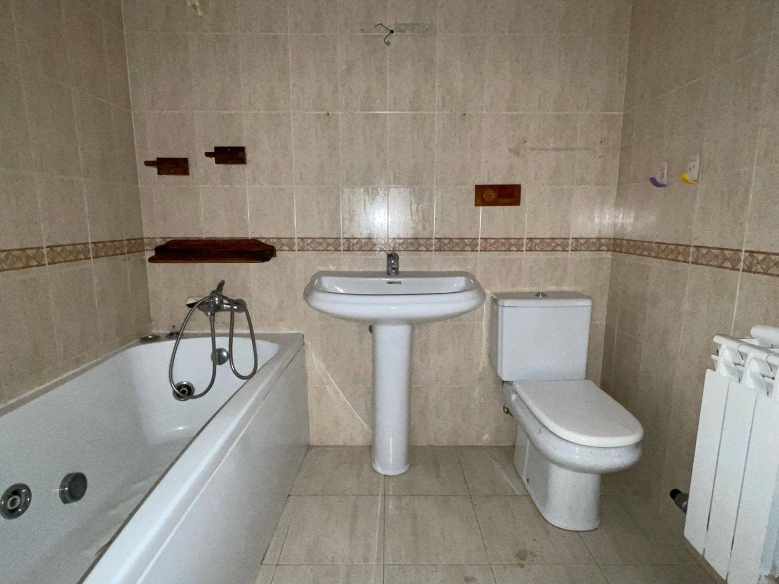 4 soveværelse Lejlighed til salg i Ponferrada med garage - € 170.000 (Ref: 8308487)