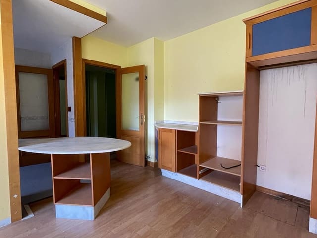 4 makuuhuone Asunto myytävänä paikassa Ponferrada mukana 
autotalli - 170 000 € (Ref: 8308487)