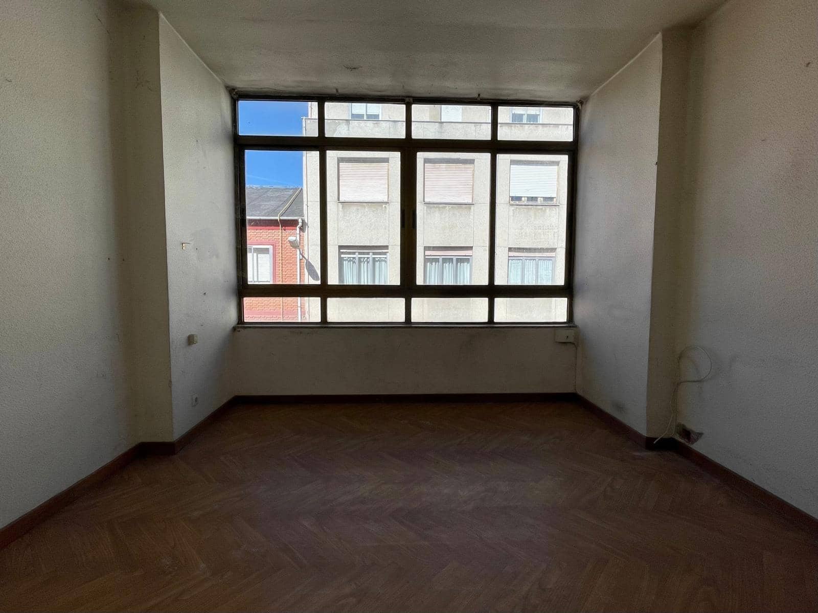 3 soveværelse Lejlighed til salg i Ponferrada - € 44.000 (Ref: 8327982)